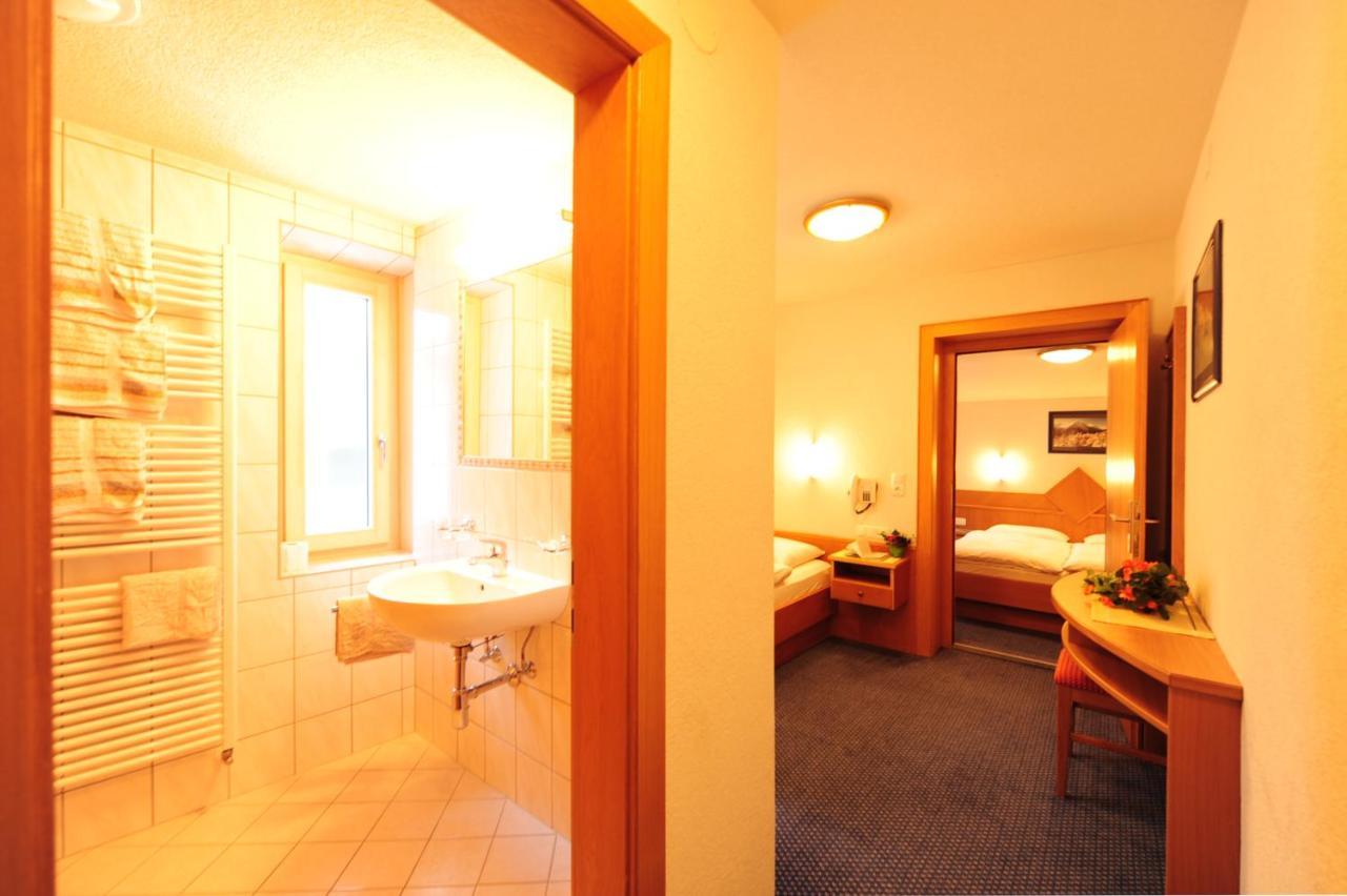 Bed and Breakfast Haus Enzian Sankt Anton am Arlberg Habitación foto