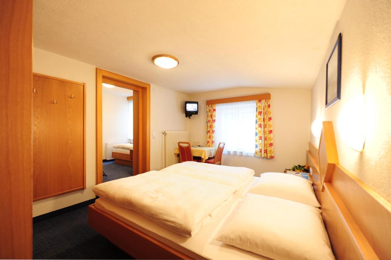 Bed and Breakfast Haus Enzian Sankt Anton am Arlberg Habitación foto