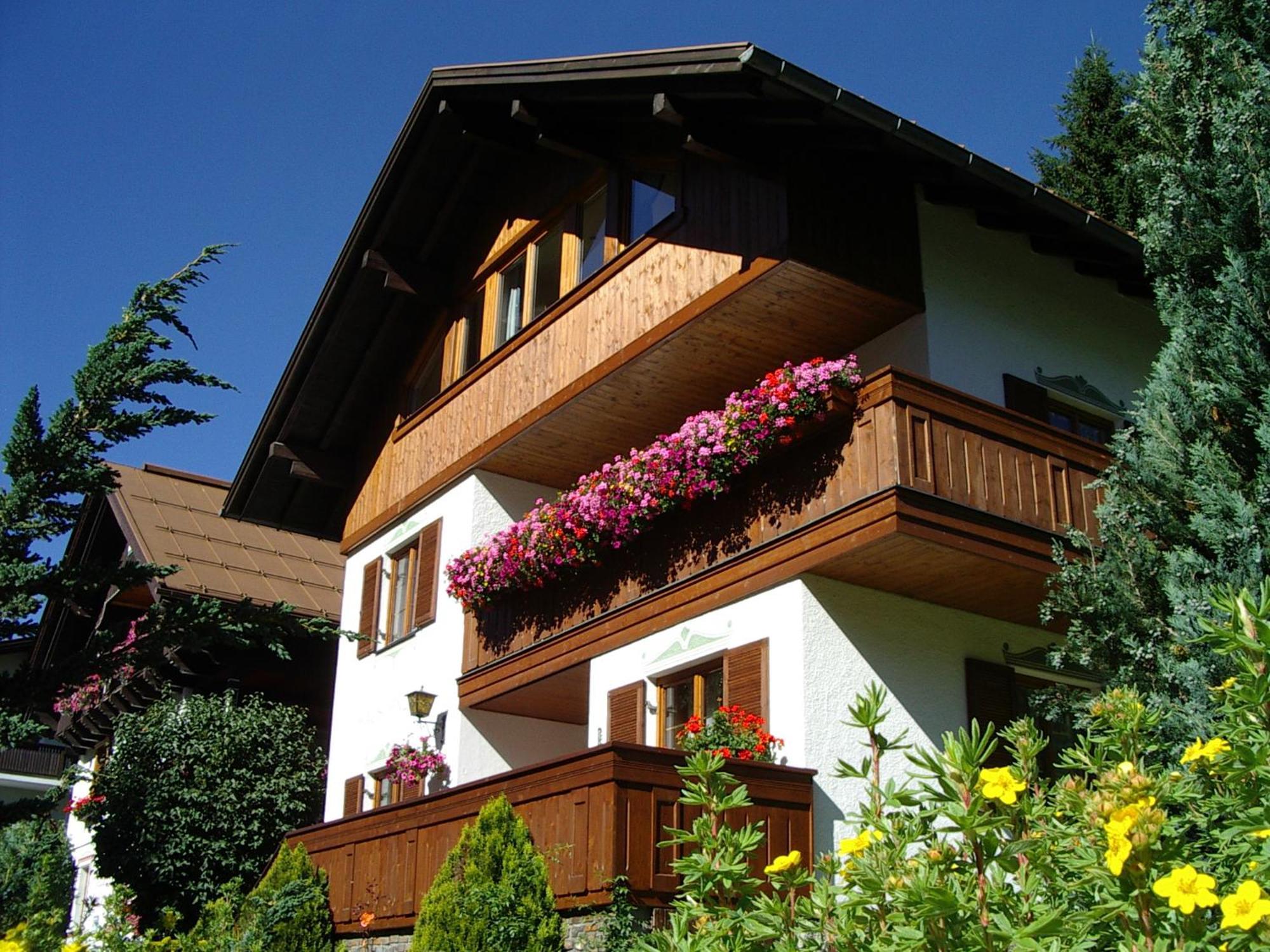 Bed and Breakfast Haus Enzian Sankt Anton am Arlberg Exterior foto